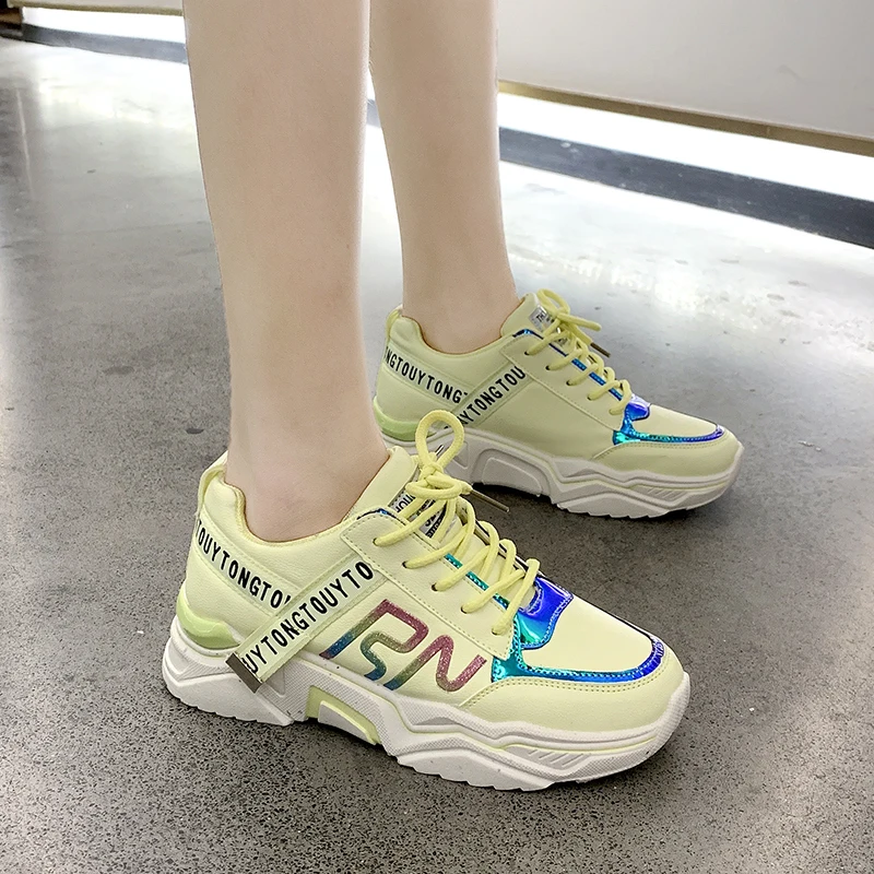 Женские кроссовки INS стиль увеличивающие рост зеленые белые удобные для бега на