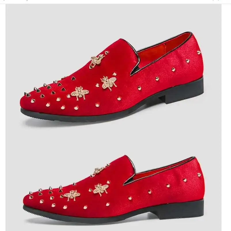 Туфли мужские бархатные с пчелами модные мокасины золотой заклепкой и вышивкой