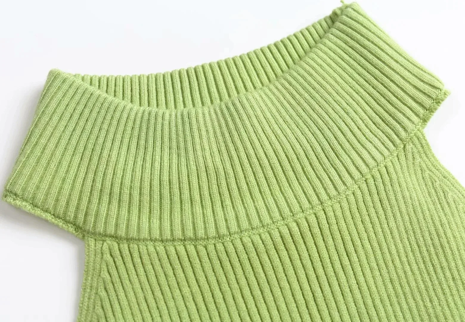 

Top crop top high waist short knitted narrow shoulder vest 2021 spring and summer new open navel slim elastic solid color top