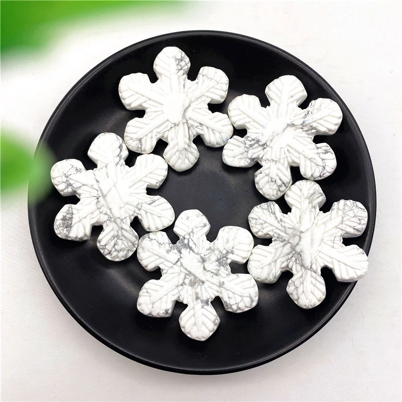 

1PC Natural White Turquoise Carvings Snowflake Shaped For Christmas Holiday Home Decoration Natural Stones and Minerals