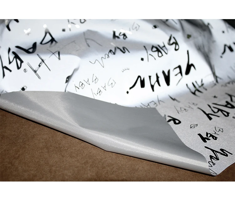 Светоотражающая ткань с надписью на английском языке ширина 140 см креативная