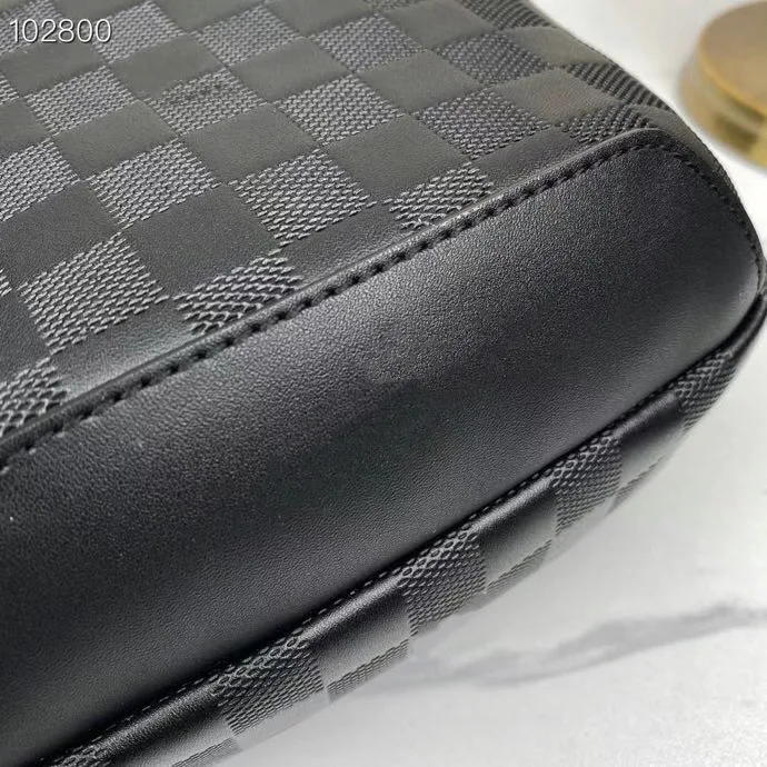 

New upgraded men's chest bag quality original customized hardware original leather