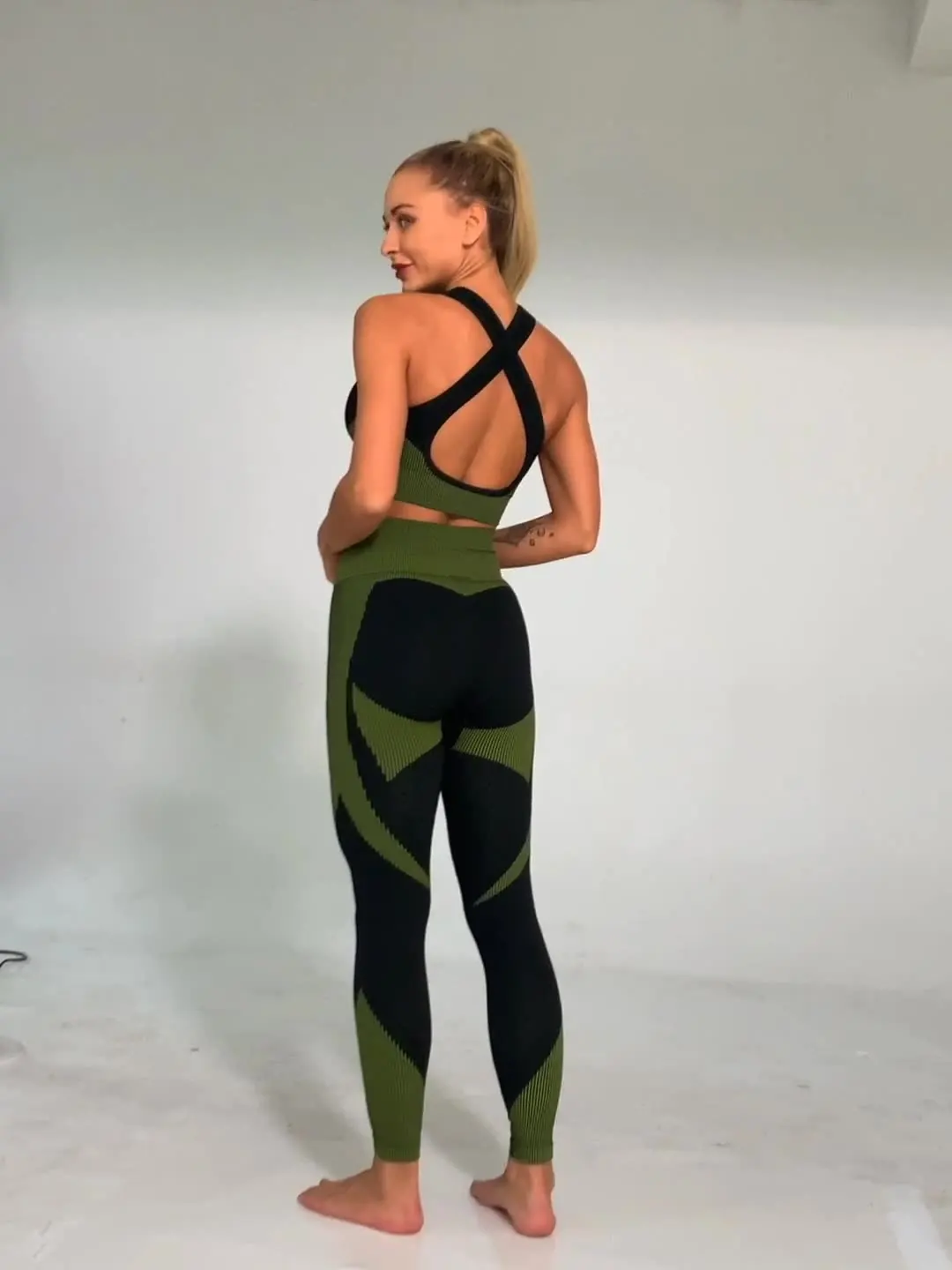 Бесшовный костюм для йоги женский спортивный бюстгальтер трикотажные
