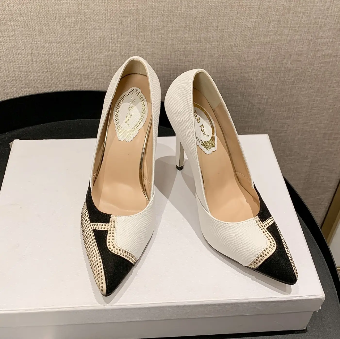 

2021 Autumn New Women's Single Shoes Fashion Pointed Shallow Mouth Color Matching Rhinestone High Heels Banquet Shoes
