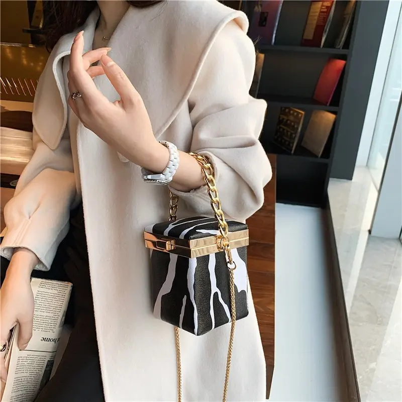

Women Cow Pattern Box Bag 2020 Trendy Leopard Chain Shoulder Bag Designer Handbags Luxury Crossbody Bags For Women S1453