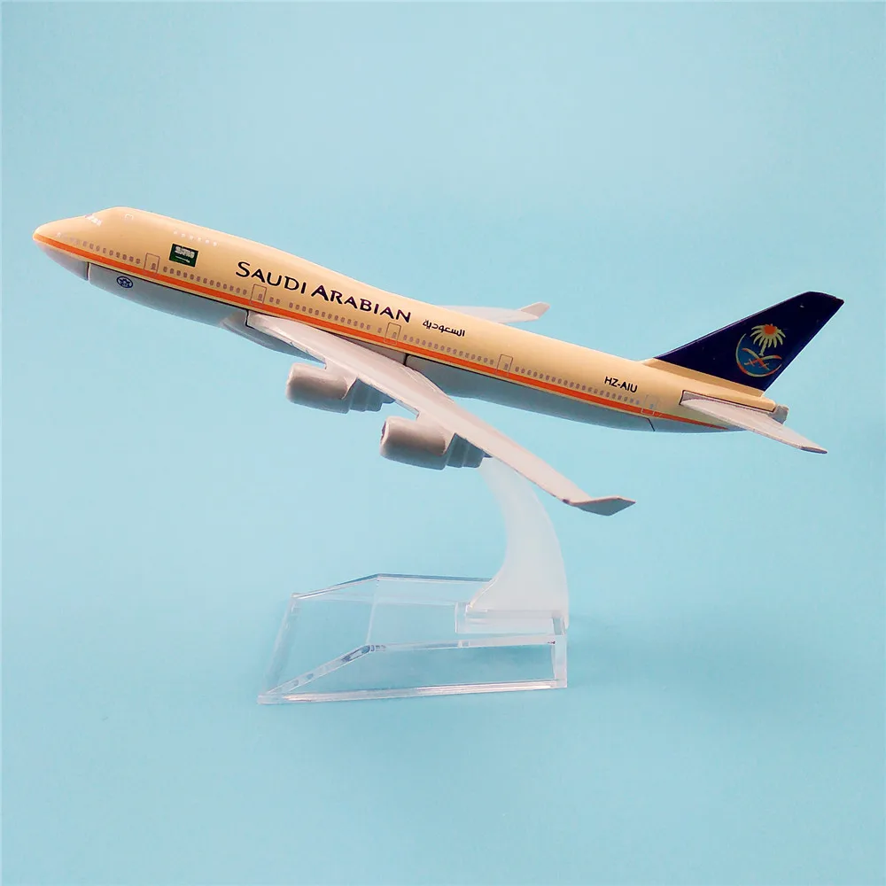 

16cm Metal Alloy Plane Model Air SAUDI ARABIAN B747 Airways Aircraft Boeing 747 400 Airlines Airplane Model w Stand Gift