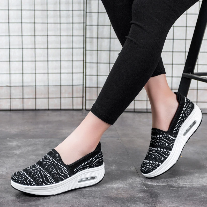 

Женские кроссовки для фитнеса и бега, летние уличные сандалии на платформе 5 см, женские Прогулочные кроссовки, увеличивающие рост