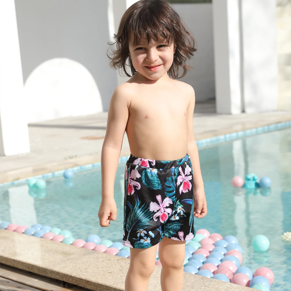 

2021 Family Matching Outfits Mother Daughter Swimwear Father Son Beachwear Shorts Family Clothing Sets Floral Printed Swimsuit