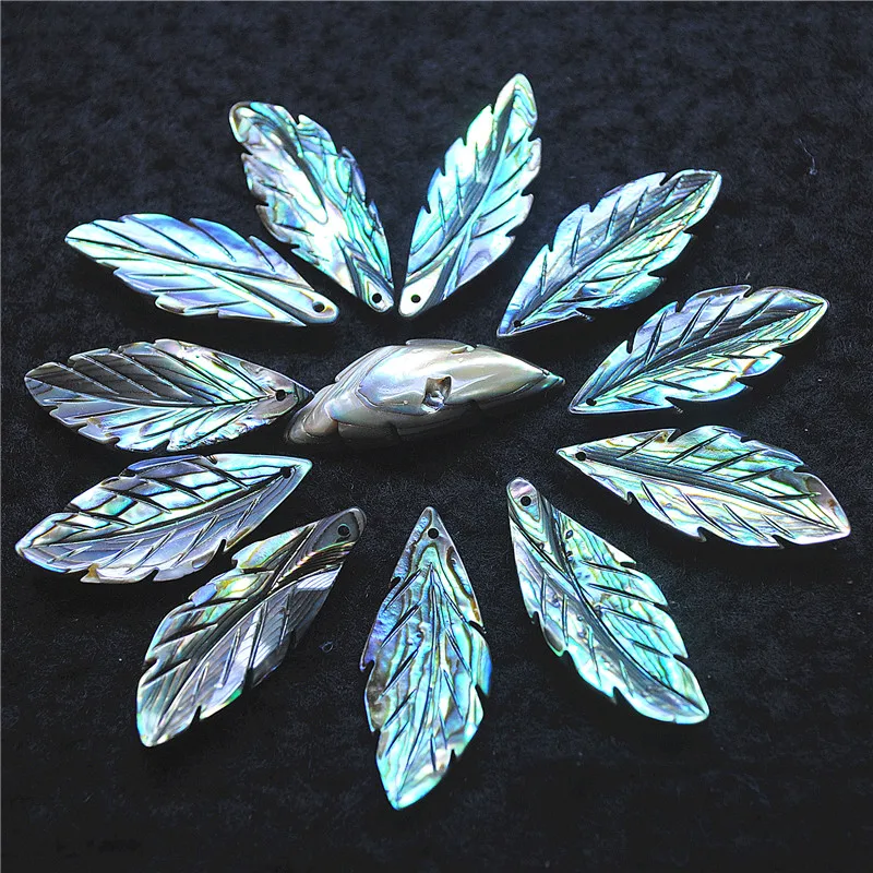 

2PCS Nature Abalone Shell Pendants Saltwater Mother Of Pearl 29X12MM With Blue Flash Lights Top Good Qual