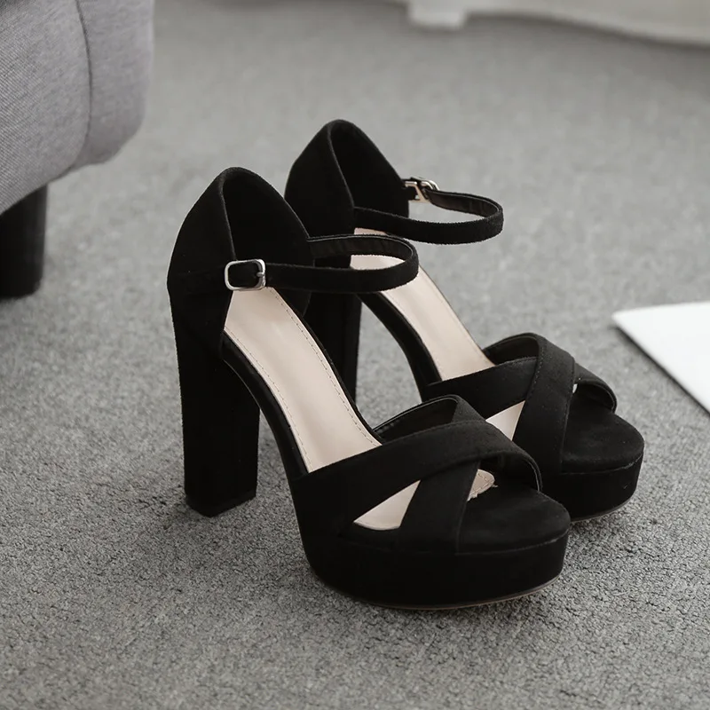 Босоножки женские из флока на платформе Нескользящие туфли с ремешком щиколотке