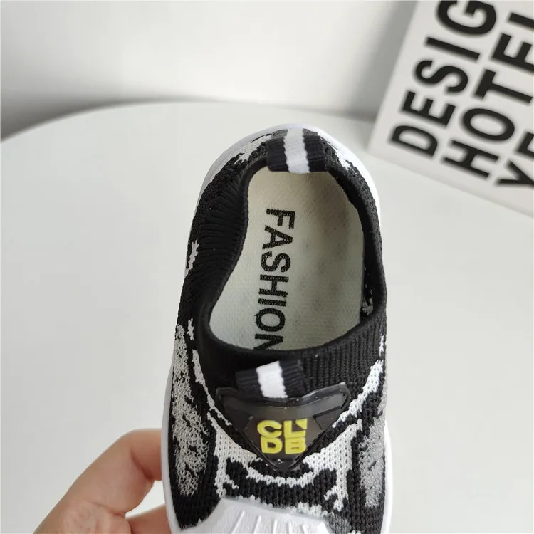 

Spring Autumn 2021 Breathable Slilp-on Baby Sneakes Soft Sole Children's Casual Shoes Baby Toddler Shoes