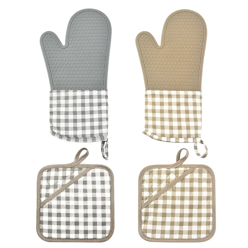 

Silicone Gloves with Heat Insulation Pads, Non-slip and Anti-scald Oven Gloves