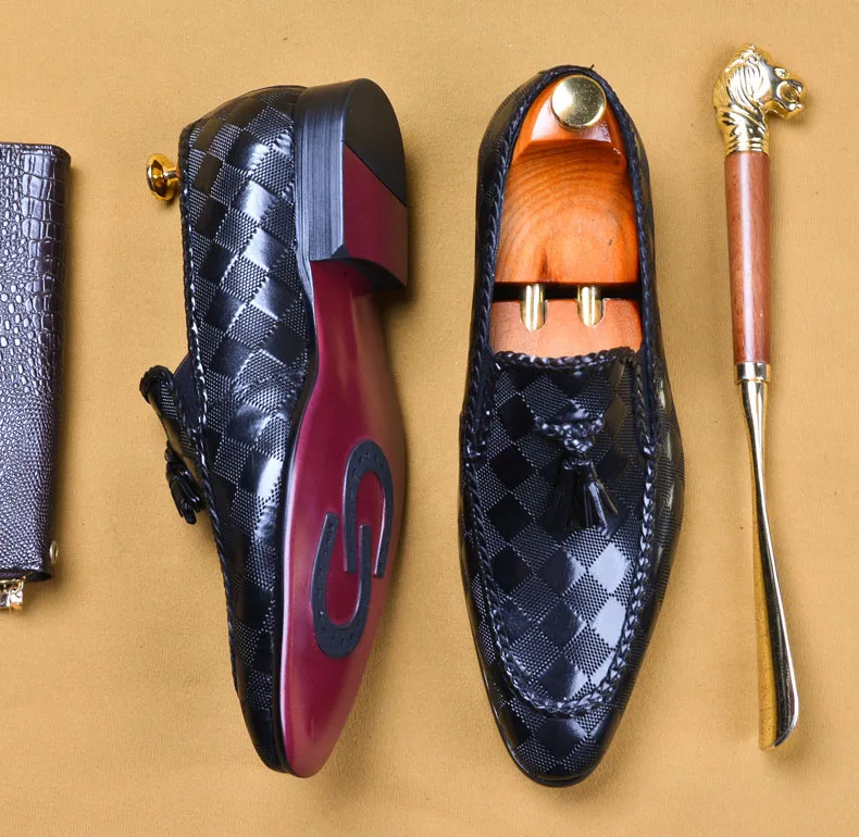 

Pointed Men Formal Business Brogue Shoes Luxury Tassel Men's Dress Shoes Male Casual Leather Black Khaki Wedding Party Loafers