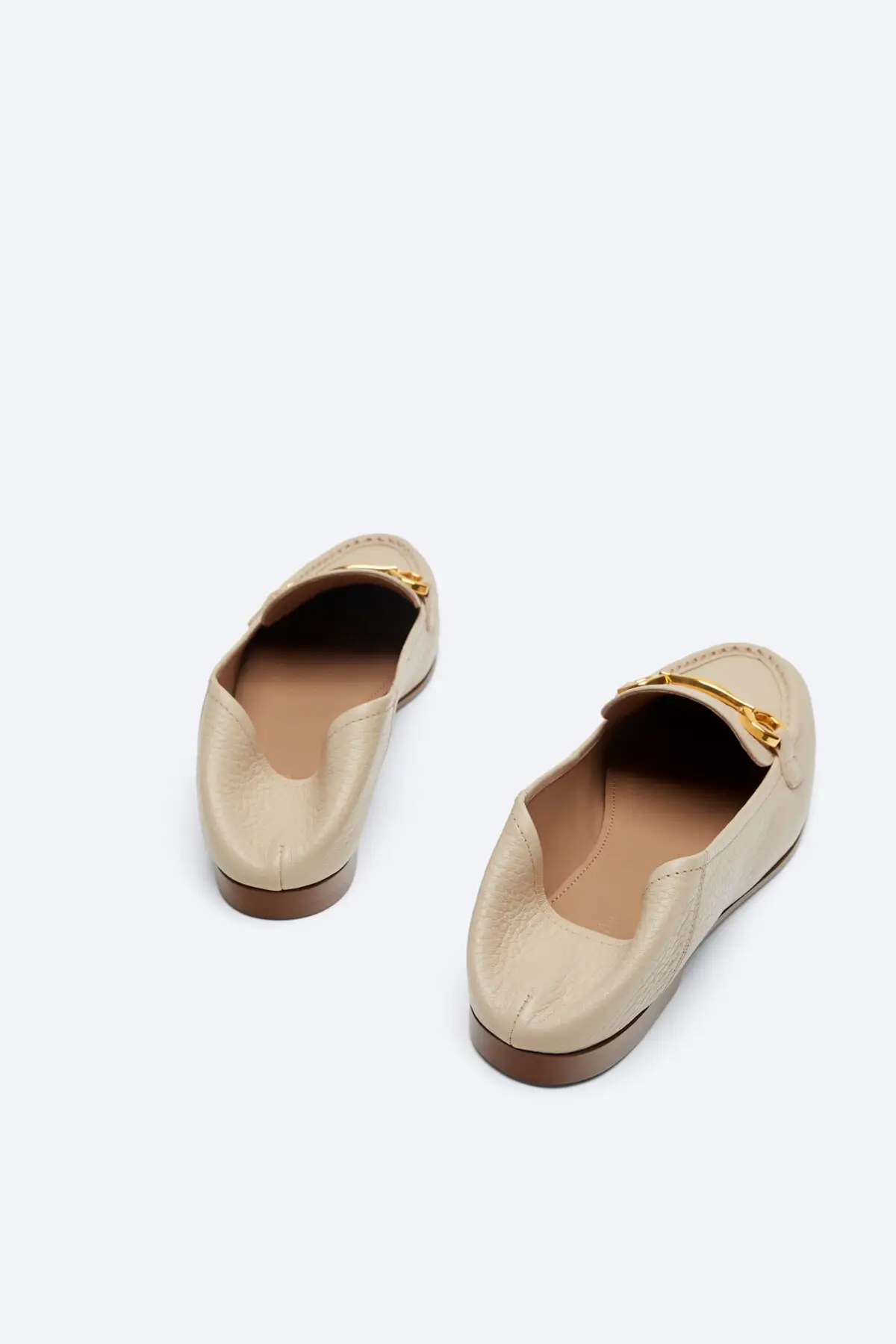 

SarEn Women Beige Chain Detail Leather Mocassin 17310780