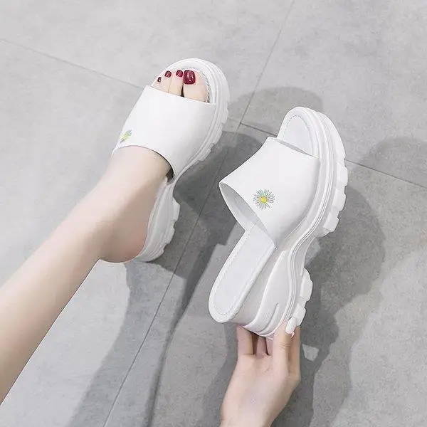 

Sneaker Shoes Slippers Heels Flower Luxury Slides Summer Clogs Woman Pantofle High Flat Designer Beach