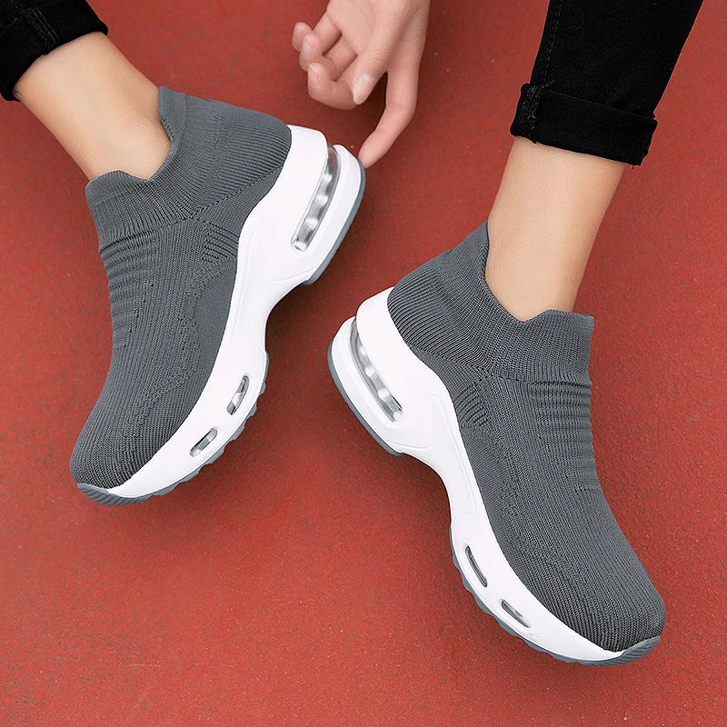 

2021 Women Sneakers Fashion Breathable Mesh Casual Shoes Platform Sneakers Men Platform Slip-On Sneakers Walking Running Shoes