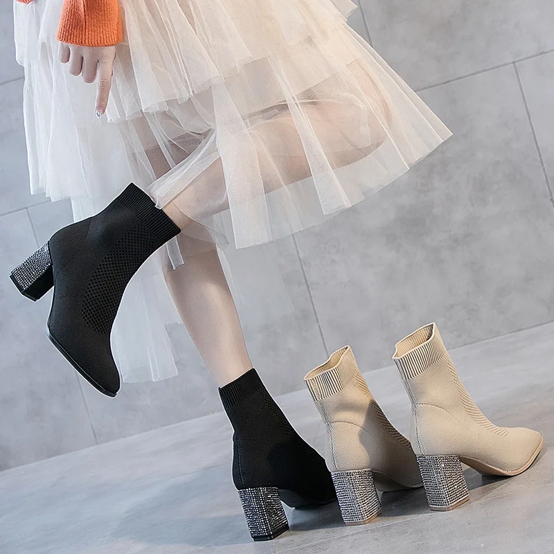 Новинка женские ботинки до середины икры из эластичной ткани с кристаллами