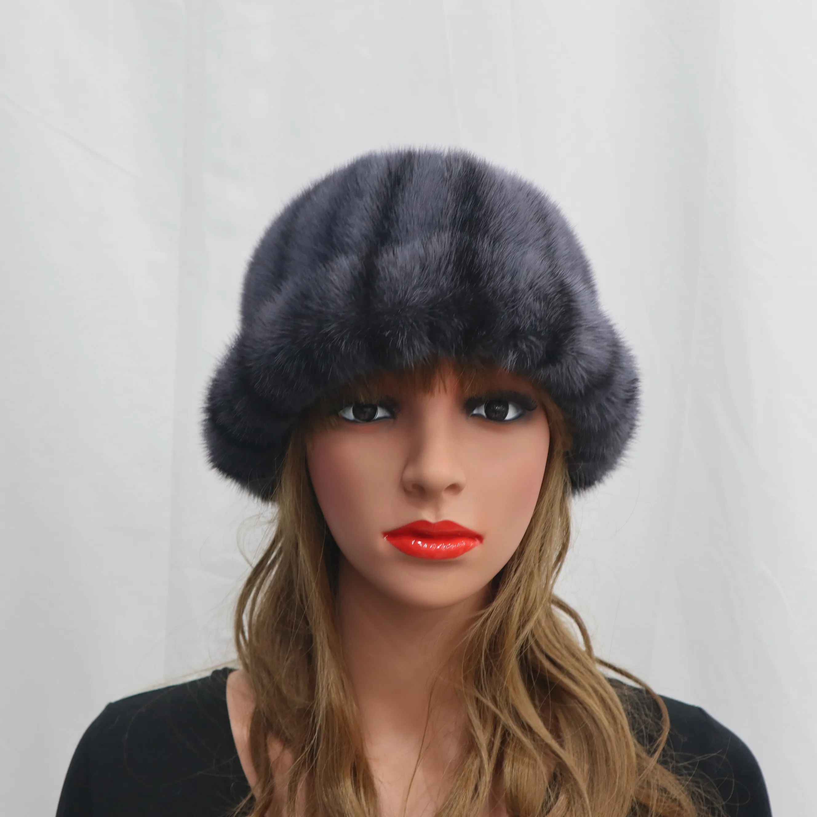 Женская шапка из натурального меха зимняя теплая норки и замши мягкая для женщин