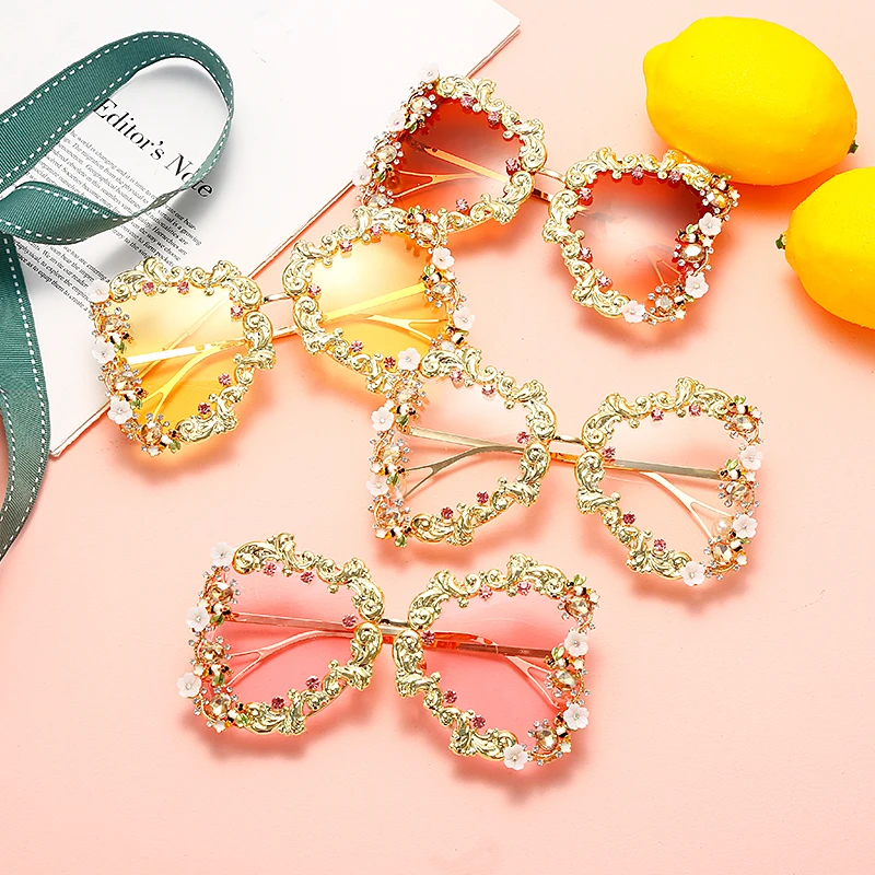 

2021 Large Spring Outing Sunglasses Ladies Luxury Metal Flower Fashion Sunglasses Men's Baroque Pearl Sunglasses Oculos Feminino