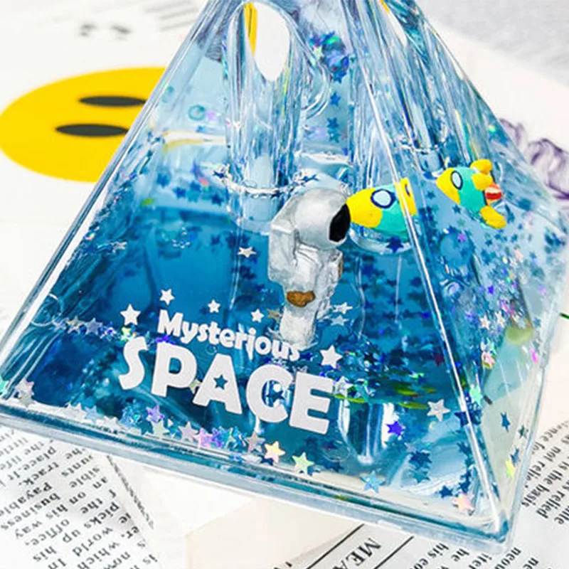 

Starry Sky Liquid Quicksand Astronaut Pendant Three-Dimensional Desktop Small Ornaments Gift YE-Hot