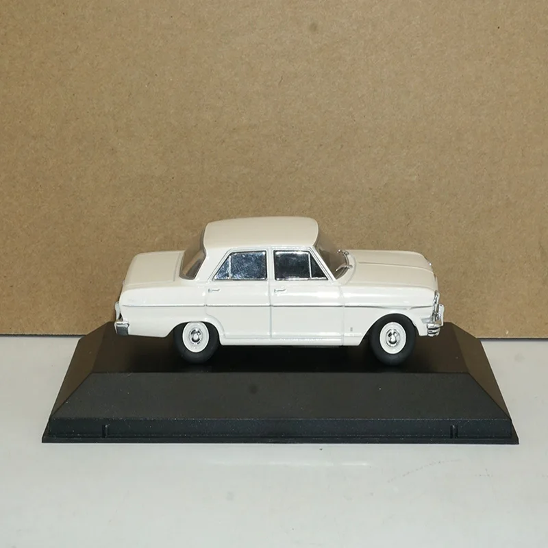 Коллекция дисплей Миниатюрная модель 1/43 соотношение CHEVROLET 400-4 PUERTAS-1962