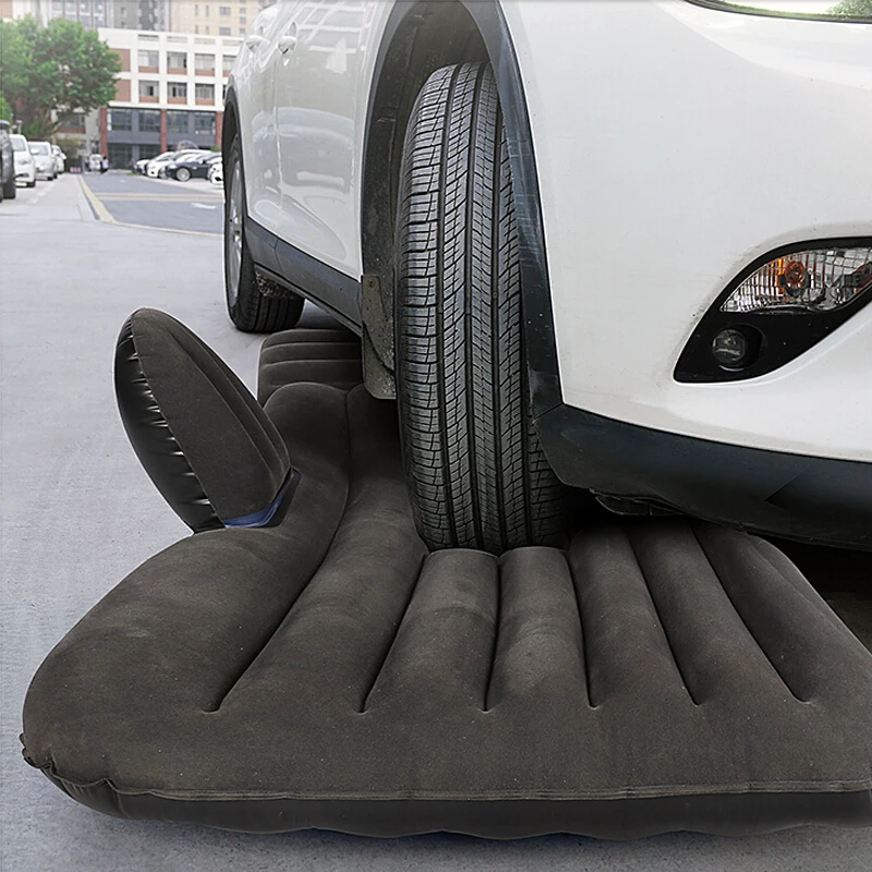 Надувной воздушный матрас для автомобиля с насосом на заднем сиденье