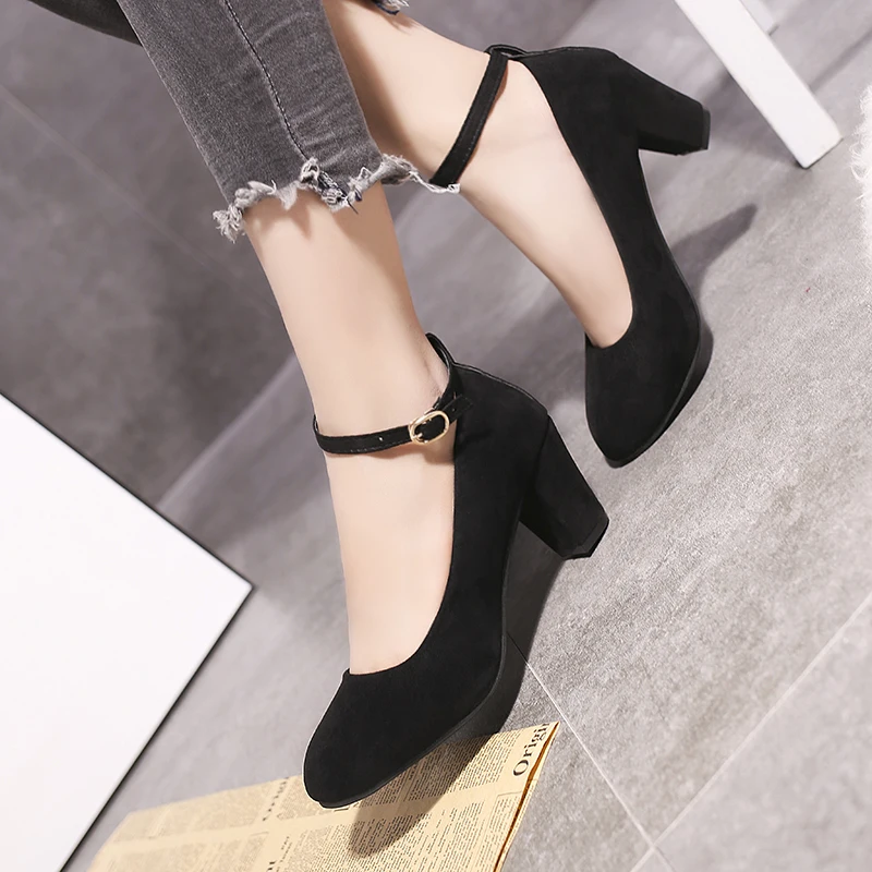 Женские тонкие туфли на высоком квадратном каблуке простые элегантные лодочки с