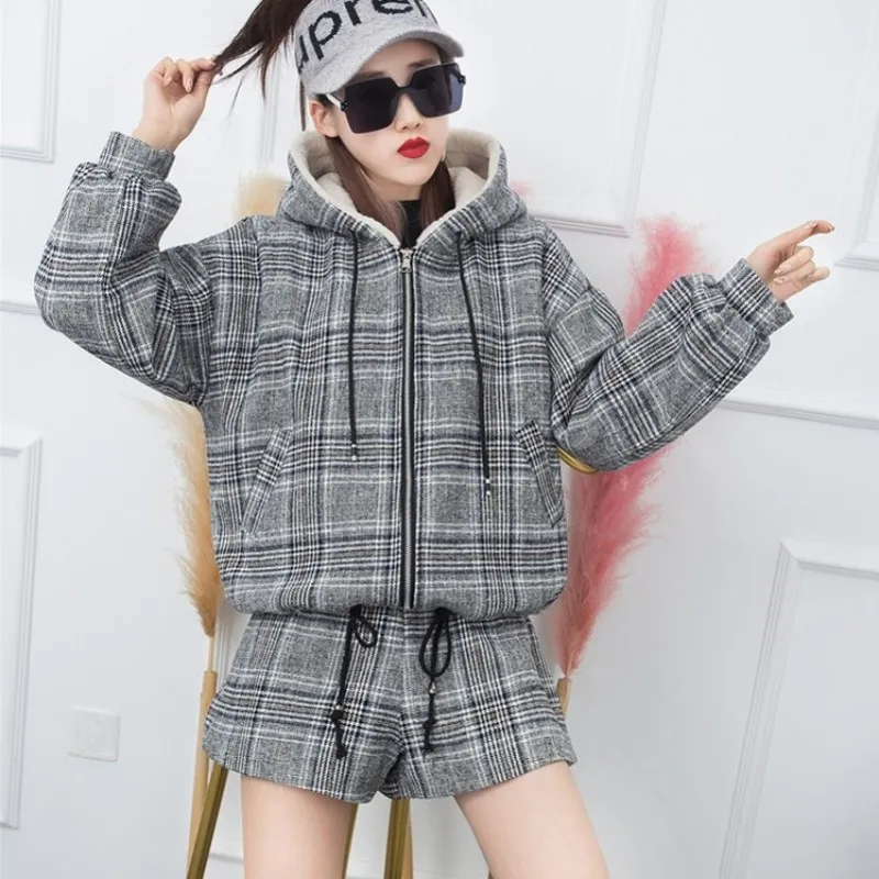 

Winter Warm Fleece Vintage Plaid 2 Piece Set Women Hooded Jacket Elastic Waist Shorts Streetwear Casual Tracksuit Matching Sets