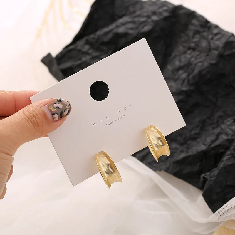 

Fashion Simple Vintage Matte Gold Open C-shaped Small Wide Hoop Earrings for Women Girl Party Jewelry Pendientes Mujer