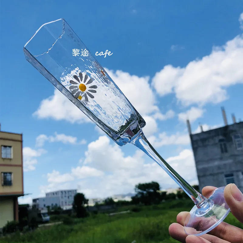 

hand-painted small fresh Daisy broken pattern glass eight champagne glasses juice glasses drinks glasses champagne glasses