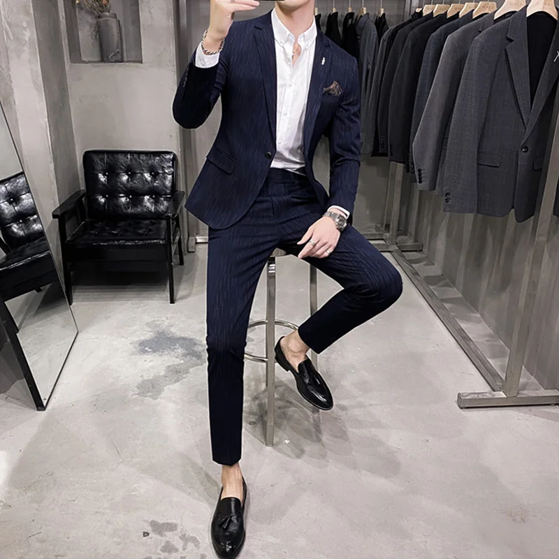

Уличные костюмы в полоску, мужские повседневные приталенные костюмы большого размера в Корейском стиле, куртка, модные брюки, костюм из дву...