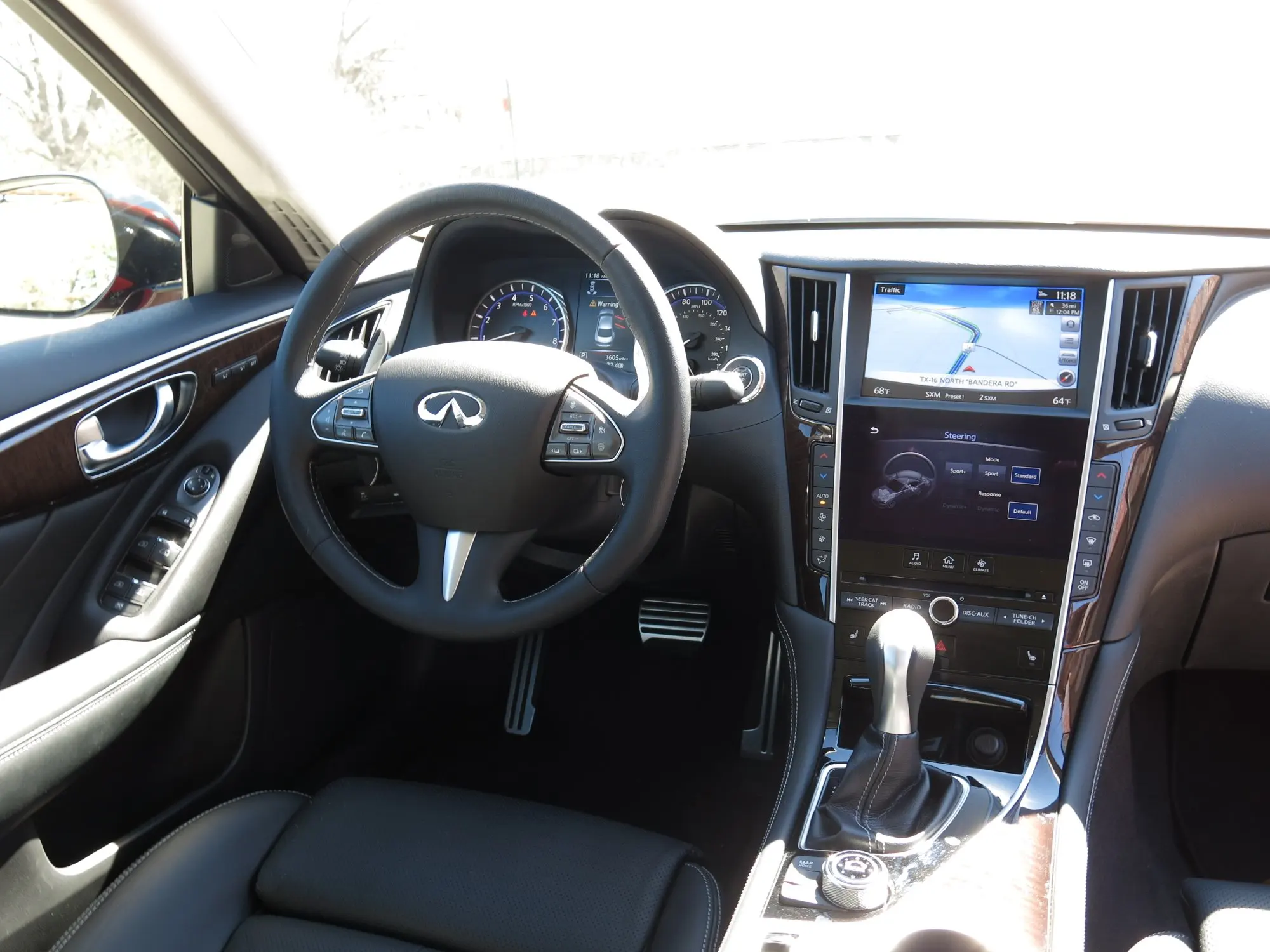 Автомагнитола Mark 5 Tesla с вертикальным экраном 13,6 дюйма для Infiniti Q50 Q50L 2015-2019 с мультимедийной системой GPS-навигации и поддержкой CarPlay.
