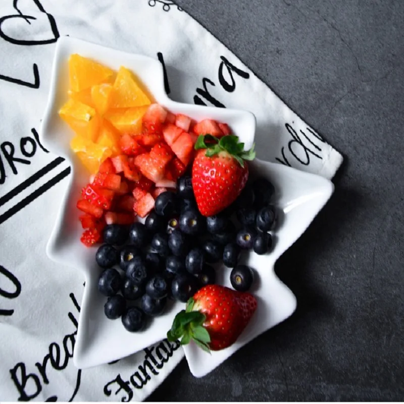 Рождественская елка десертная тарелка столовая посуда салат торт фрукты