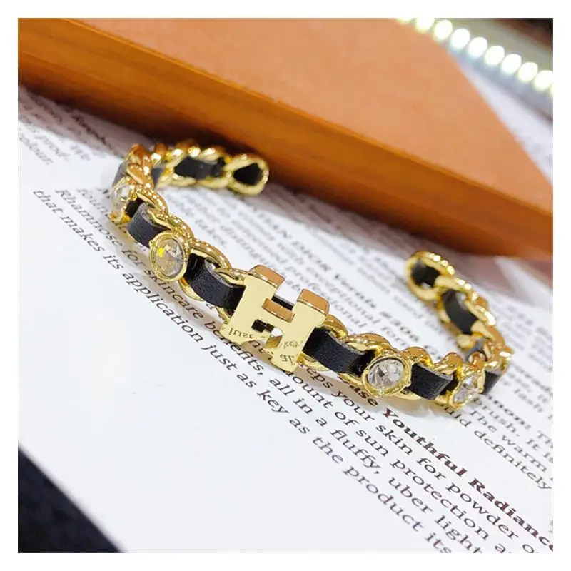 Модный женский большой кожаный браслет простой Универсальный Широкий H Word для