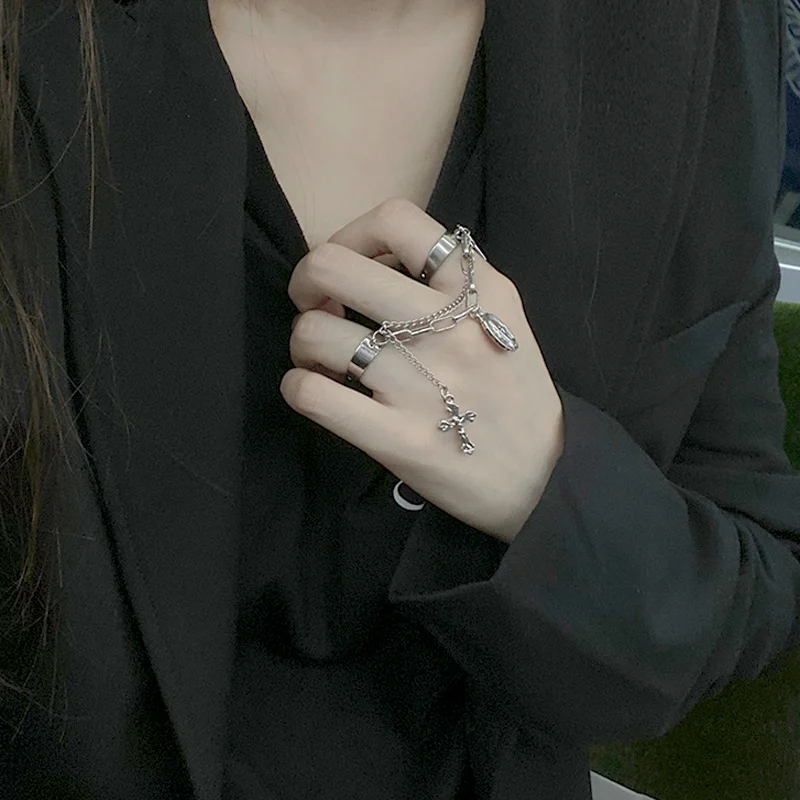 

ZWC 2021 Trendy Punk Cool Hip Pop Rings Multi-layer Adjustable Chain Cross Rings Women Dangle Rings for Men Women Party Gifts