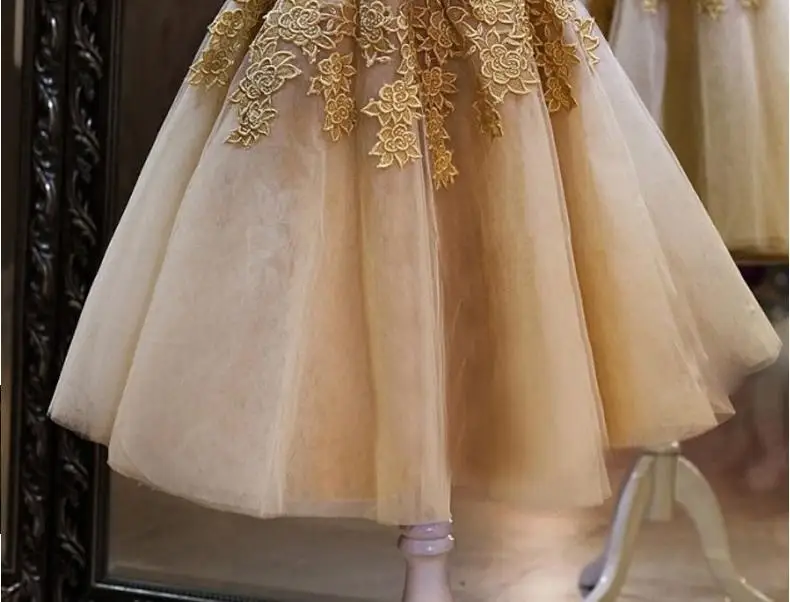 Женское короткое коктейльное платье JaneVini элегантное из тюля с высоким воротом и