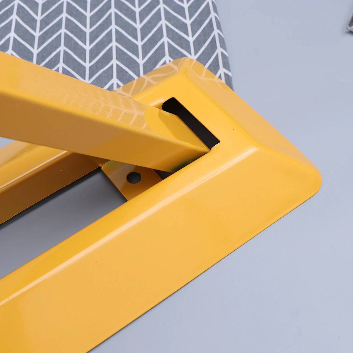 

Triangle Parking Locks Outdoor Manual Parking Barrier Lock Car Space Reserved for VIP Car