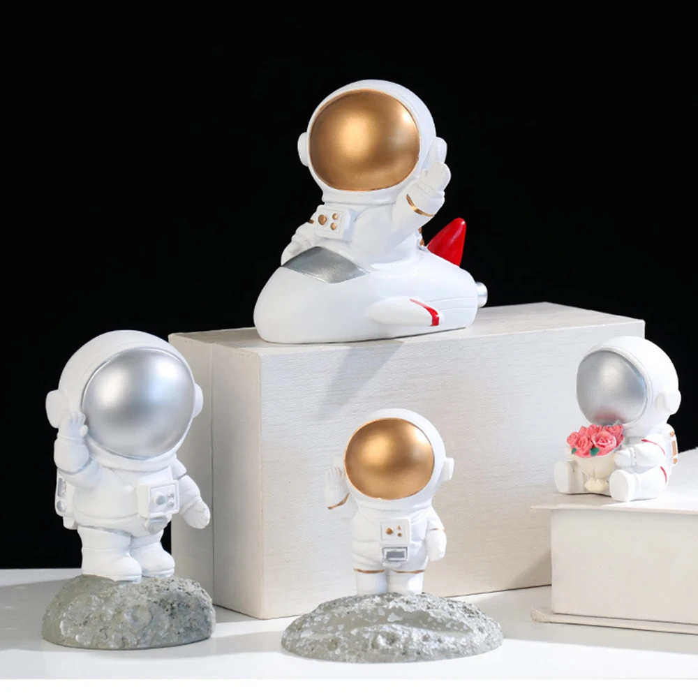 

Creative Space Astronaut Model Figurines Home Office Desktop Ornament Miniatures Livingroom Decoration Resin Crafts