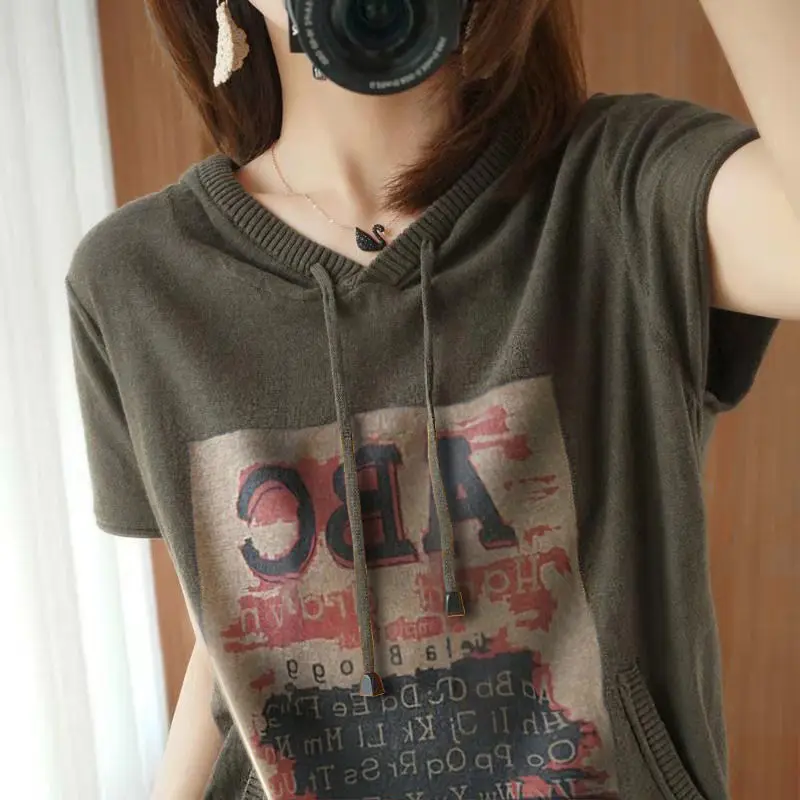 

Hooded thin V-neck short sleeve loose fitting sweater new summer printed Mini fresh top retro Hong Kong style women's fashion