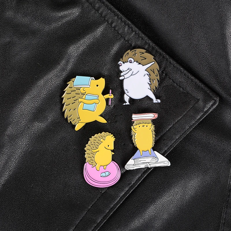 Симпатичные броши в виде ежа стиле хип-хоп жест Вес весы книги эмаль на булавке