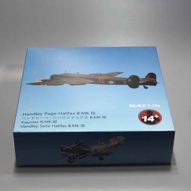 Модель литая самолета 1/44 Halifax модель британского военного времен Второй мировой