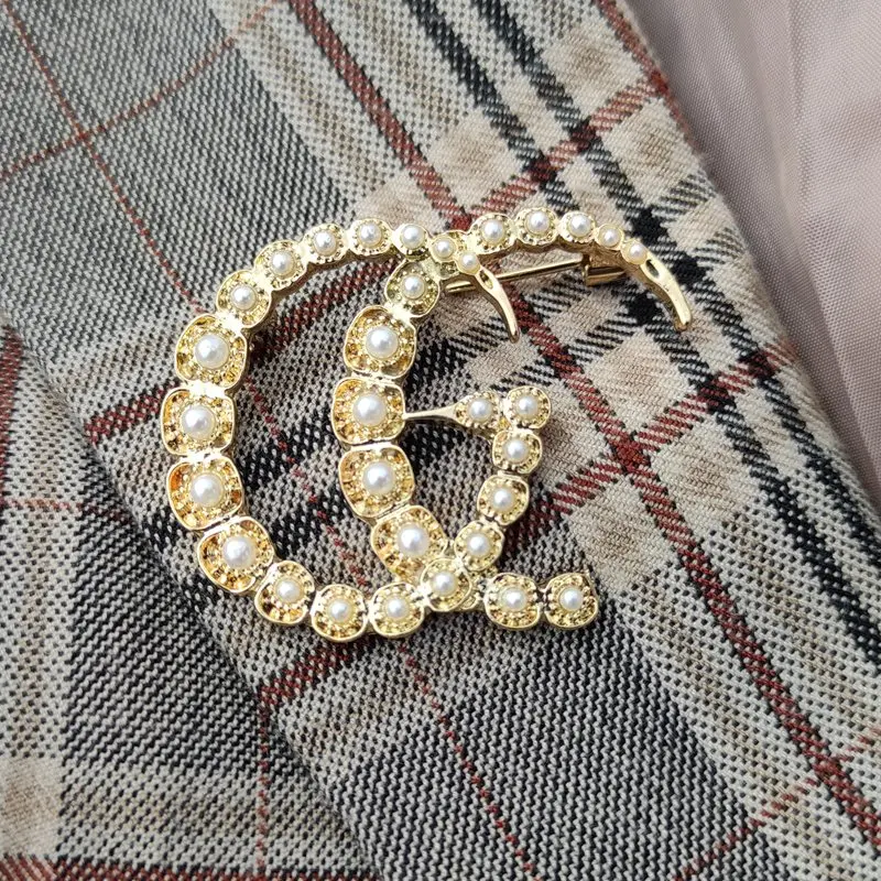 

Women's Pearl BroochLuxury Fashion Lady letter G Corsage Sweater Coat Accessories Brooch For Lady Party Wedding Brooches Pin