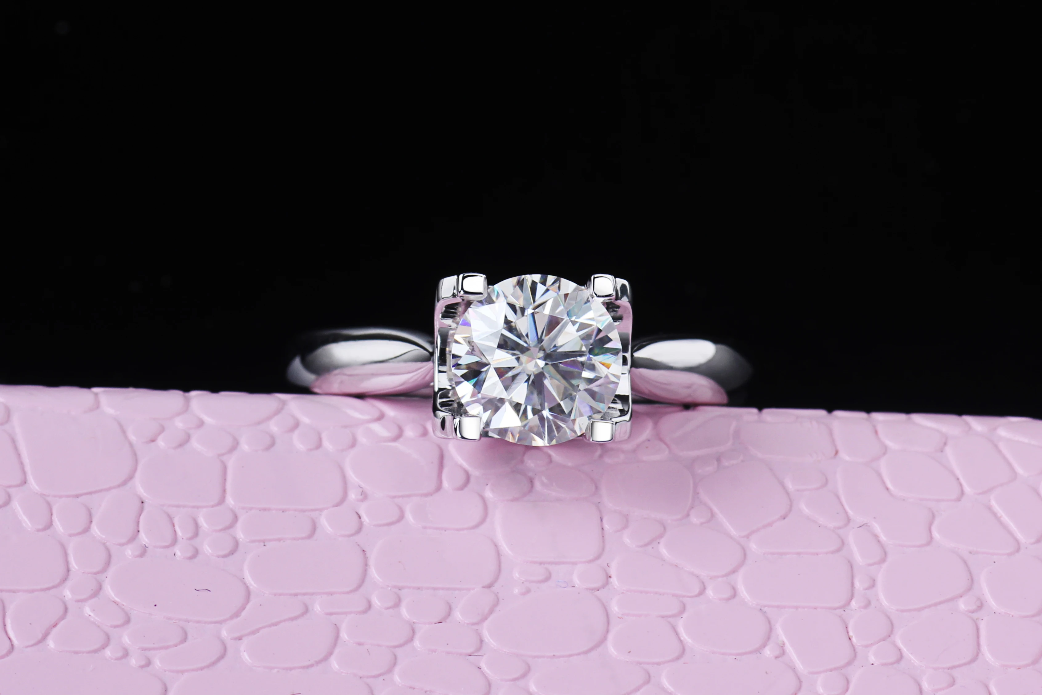 Кольцо с муассанитом Starsgem Jewel 1 5 карата 18 к|Кольца| |