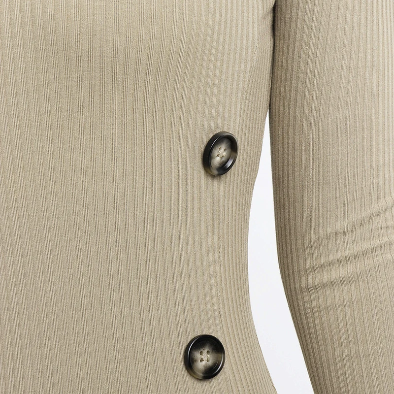 Женское осеннее трикотажное платье черное теплое облегающее с круглым вырезом