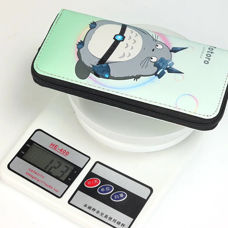 С героями мультфильмов с изображением героя мультфильма Мой сосед Тоторо Для