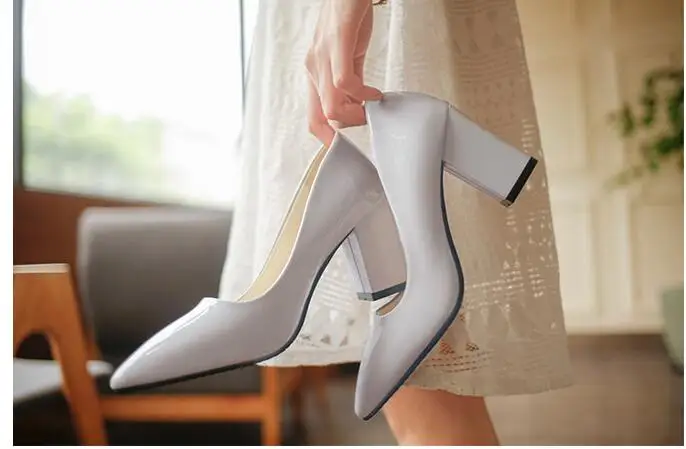 Хит продаж 2018 г. Новые женские туфли лодочки черные осенние тонкие из