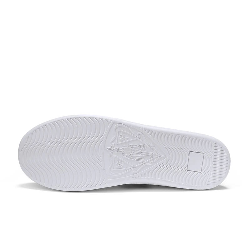 

Men's Casual Shoes PU Leather Men's Sandals Fashion White Skateboard Sneakers Comfortable Zapatos Casuales Bordados De Lujo