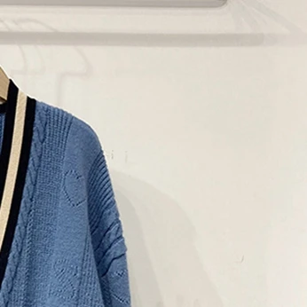 

2021 Early Autumn New Knitted Sweater Blue V-neck Women Cardigan