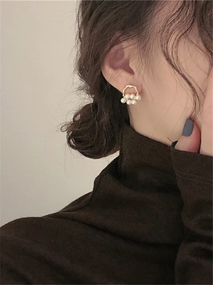 

Personalized Design Metallic Geometrical Irregular Pearl Earrings Korean Fashionable Women's Earrings Party Gift Jewelry 2021