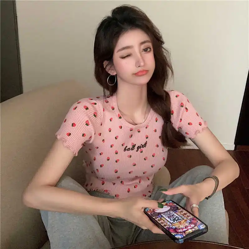 Летняя футболка с коротким рукавом и принтом клубники Женская облегающая